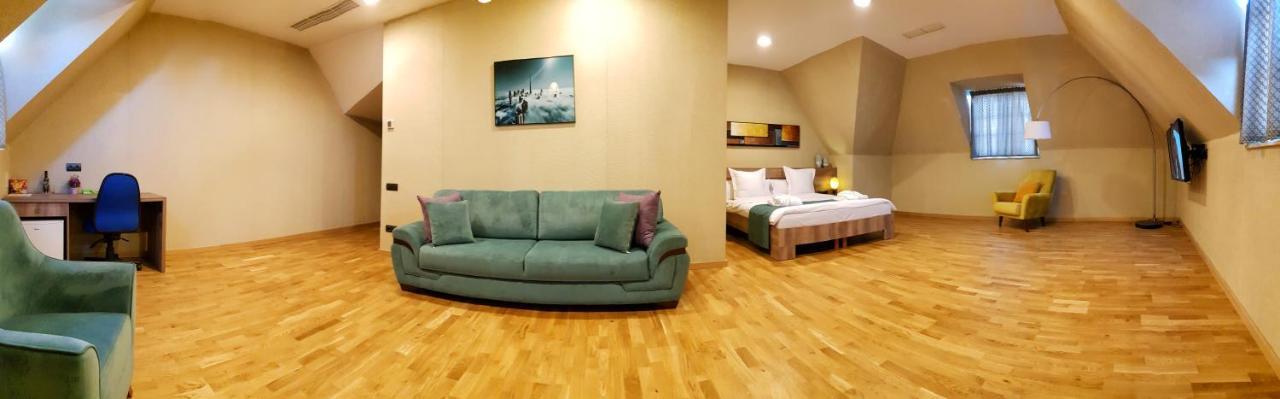 Maison Boutique Hotel ティビリシ エクステリア 写真