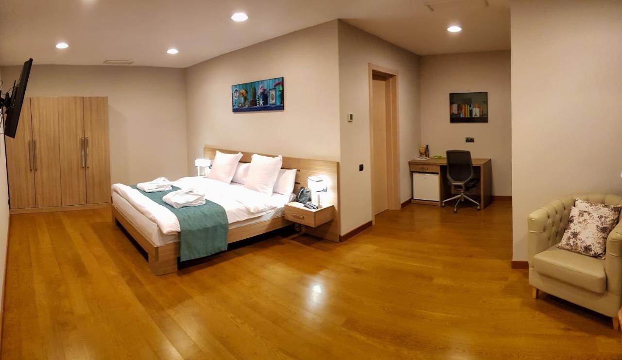 Maison Boutique Hotel ティビリシ エクステリア 写真